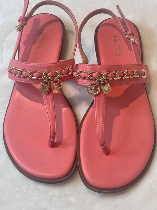 Michael Kors Shoes - Michael Kors Pink Chain Charm Thong Sandals Size 6M